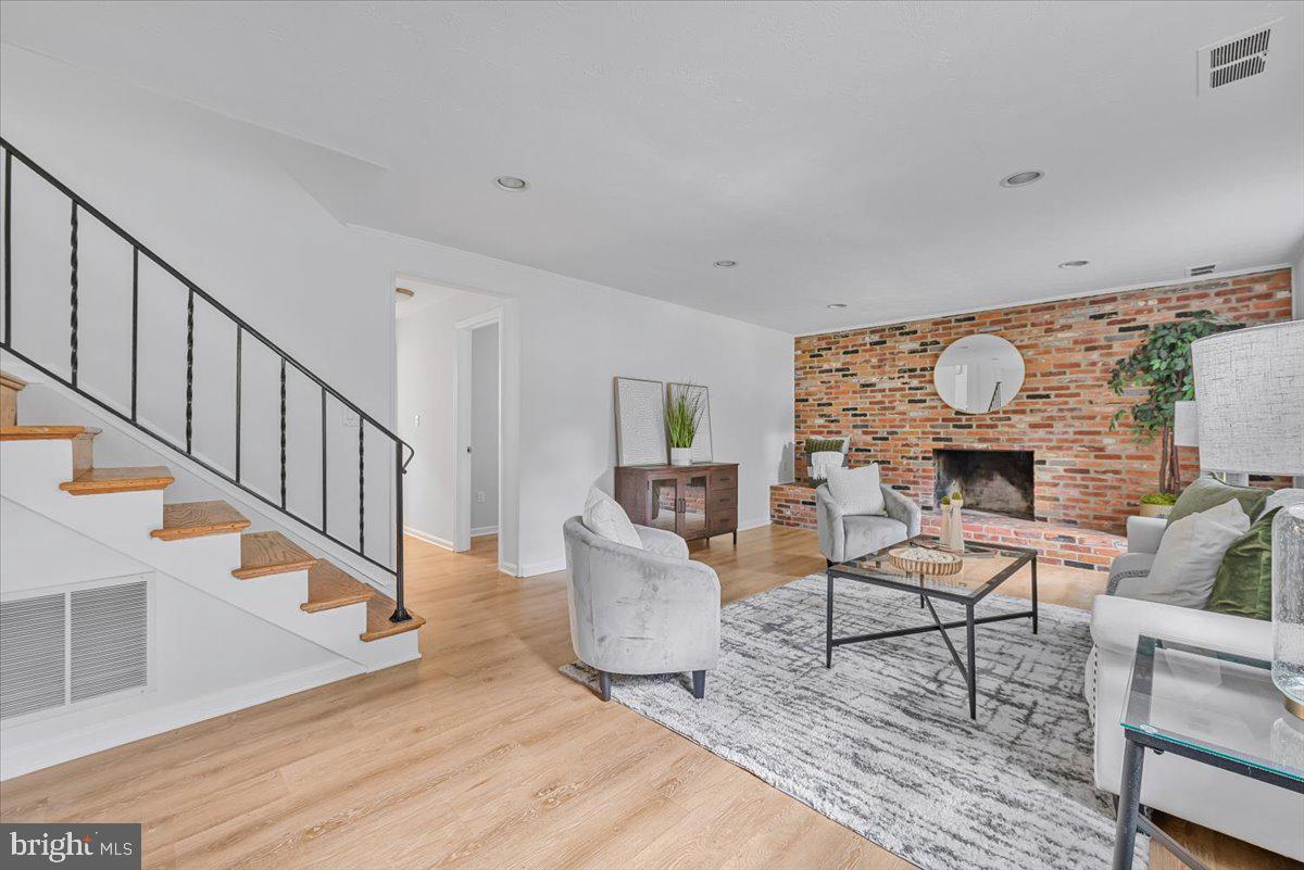 7605 WARBLER LANE