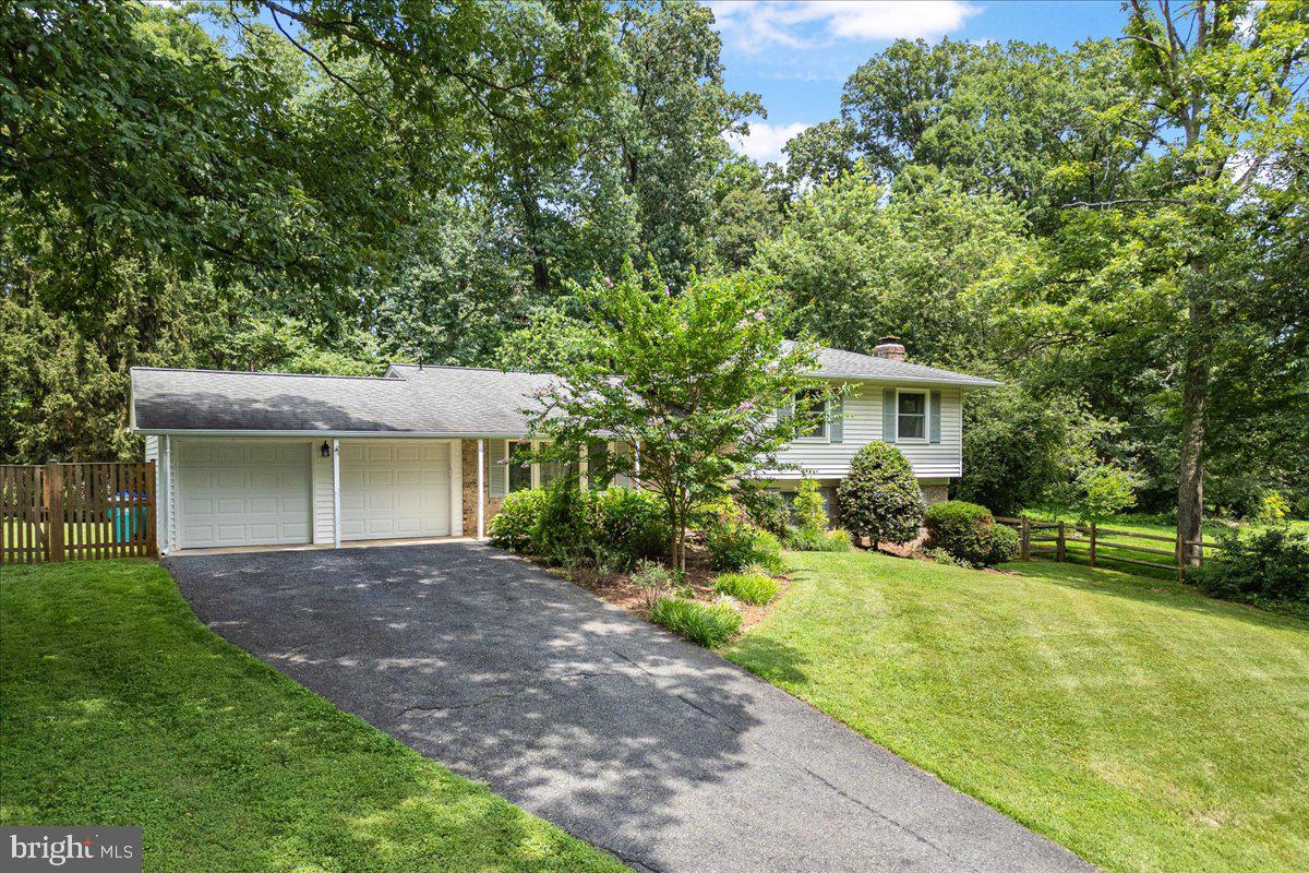 7605 WARBLER LANE