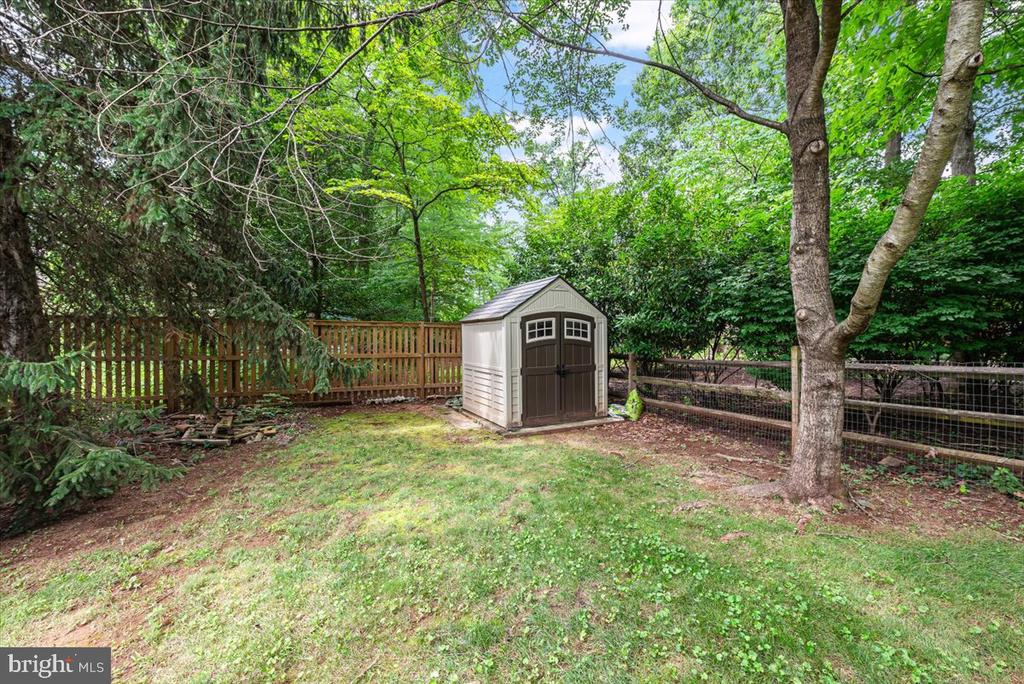 7605 WARBLER LANE