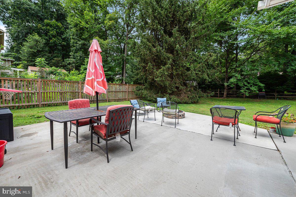 7605 WARBLER LANE