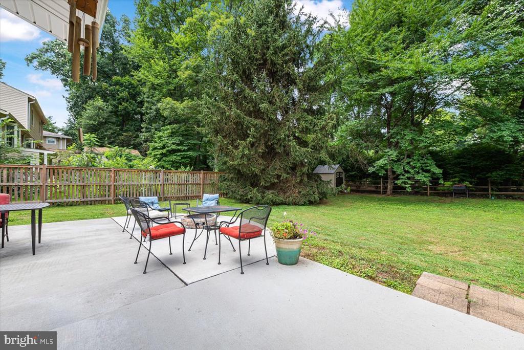 7605 WARBLER LANE