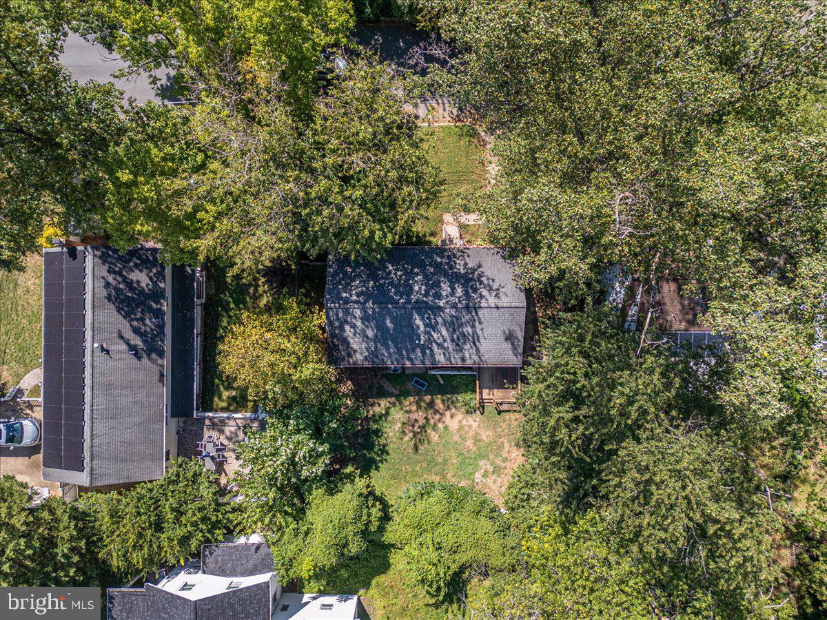 9805 GARDINER AVENUE