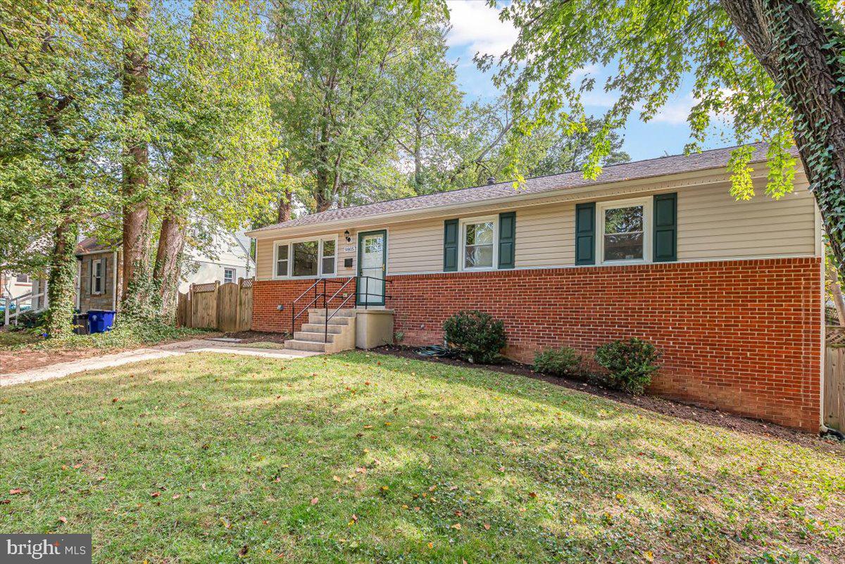 9805 GARDINER AVENUE