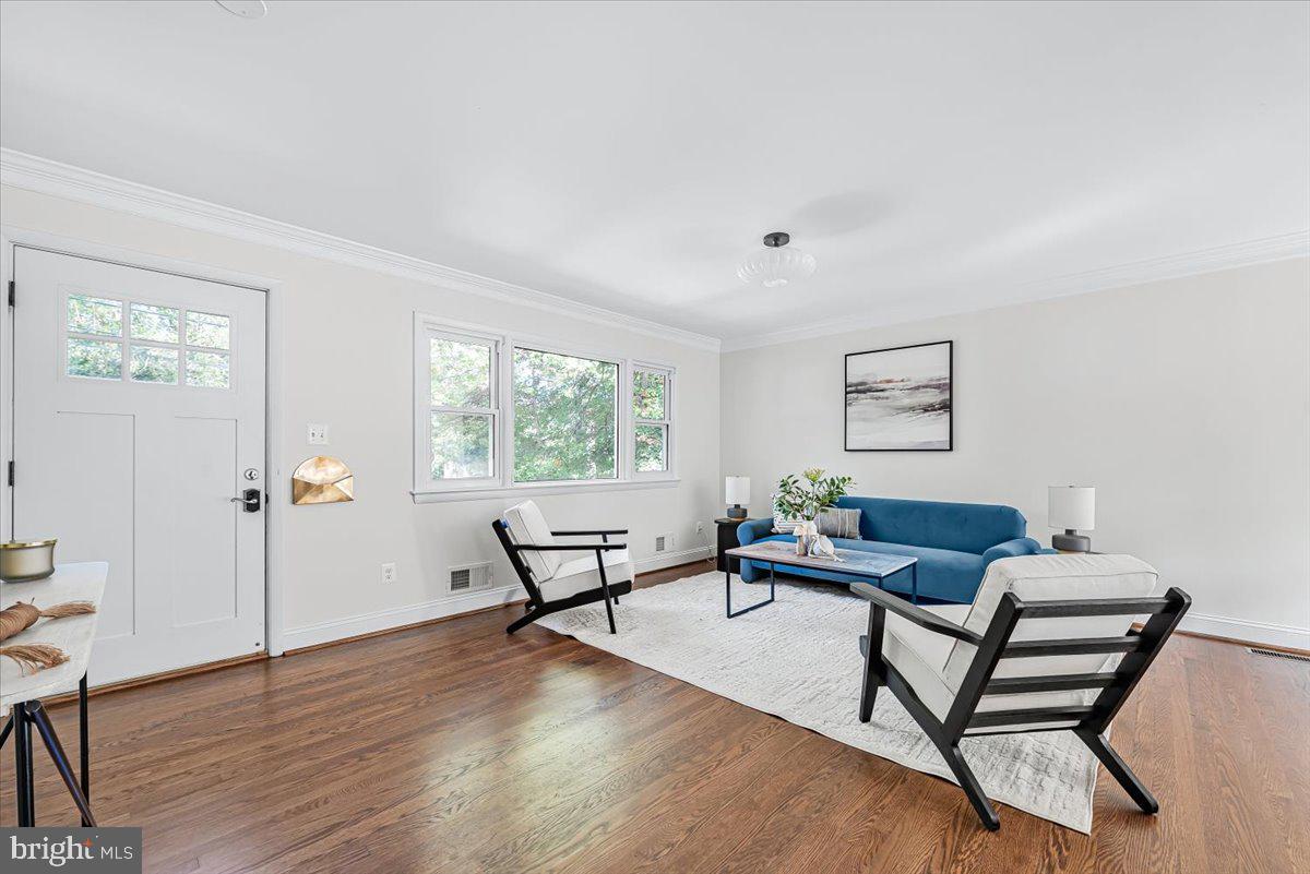 9805 GARDINER AVENUE