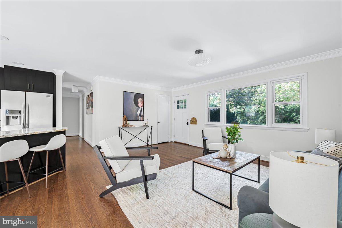 9805 GARDINER AVENUE