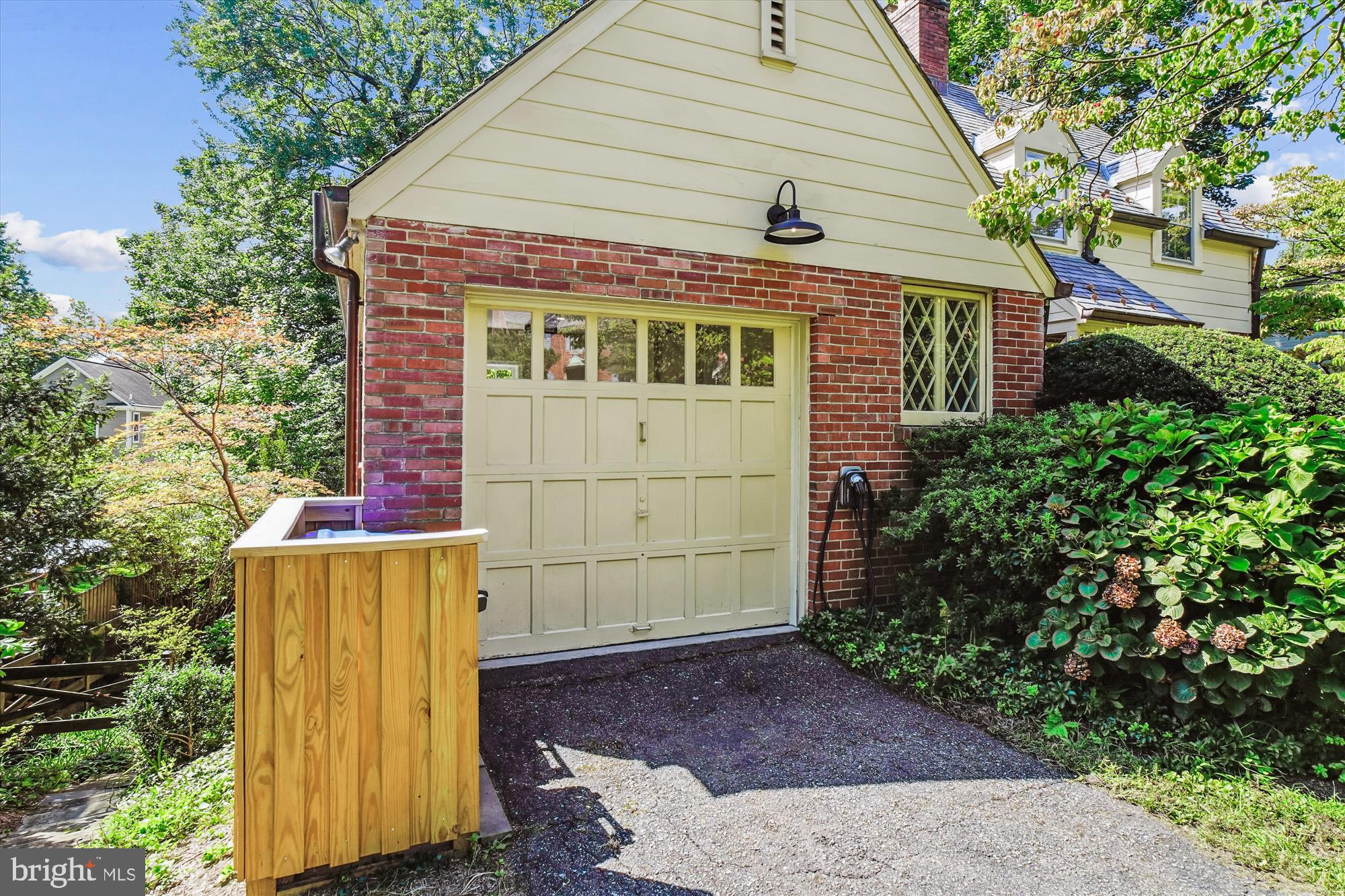 1300 HIGHLAND DRIVE