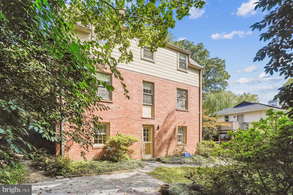 1300 HIGHLAND DRIVE