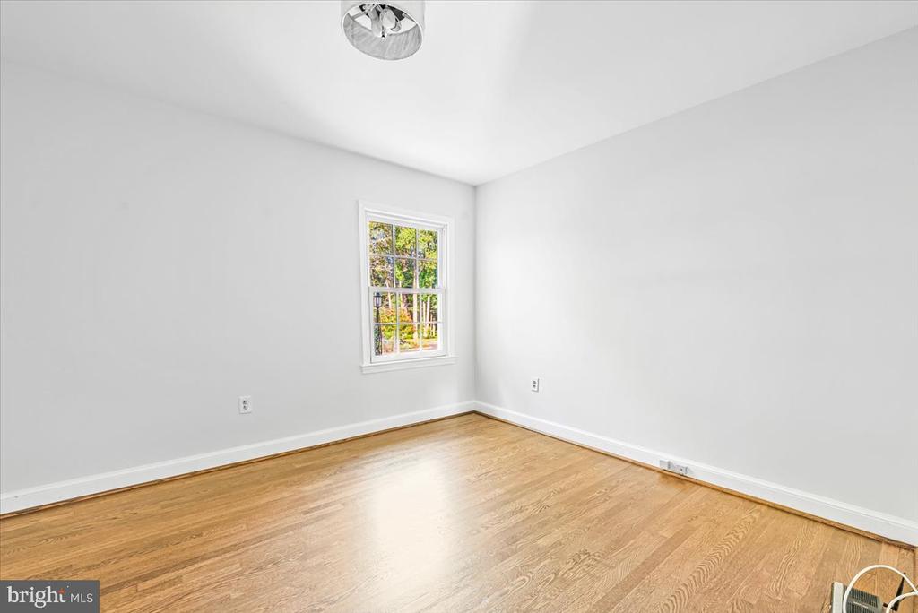 1318 MIDWOOD PLACE