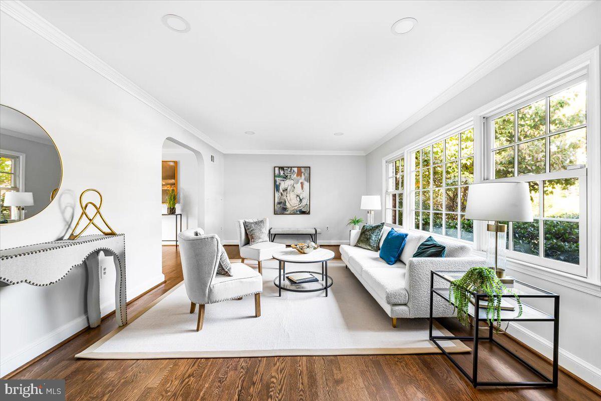 1318 MIDWOOD PLACE