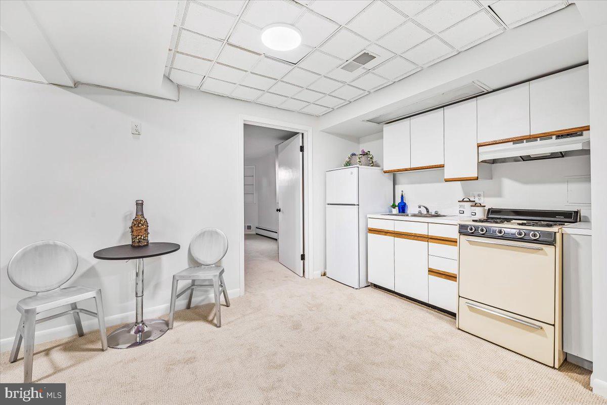 1318 MIDWOOD PLACE