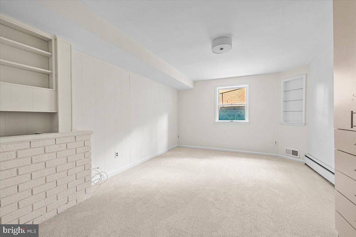 1318 MIDWOOD PLACE