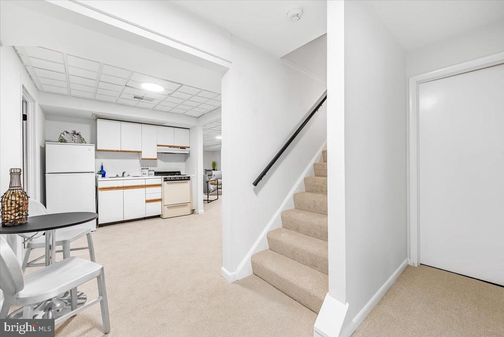 1318 MIDWOOD PLACE