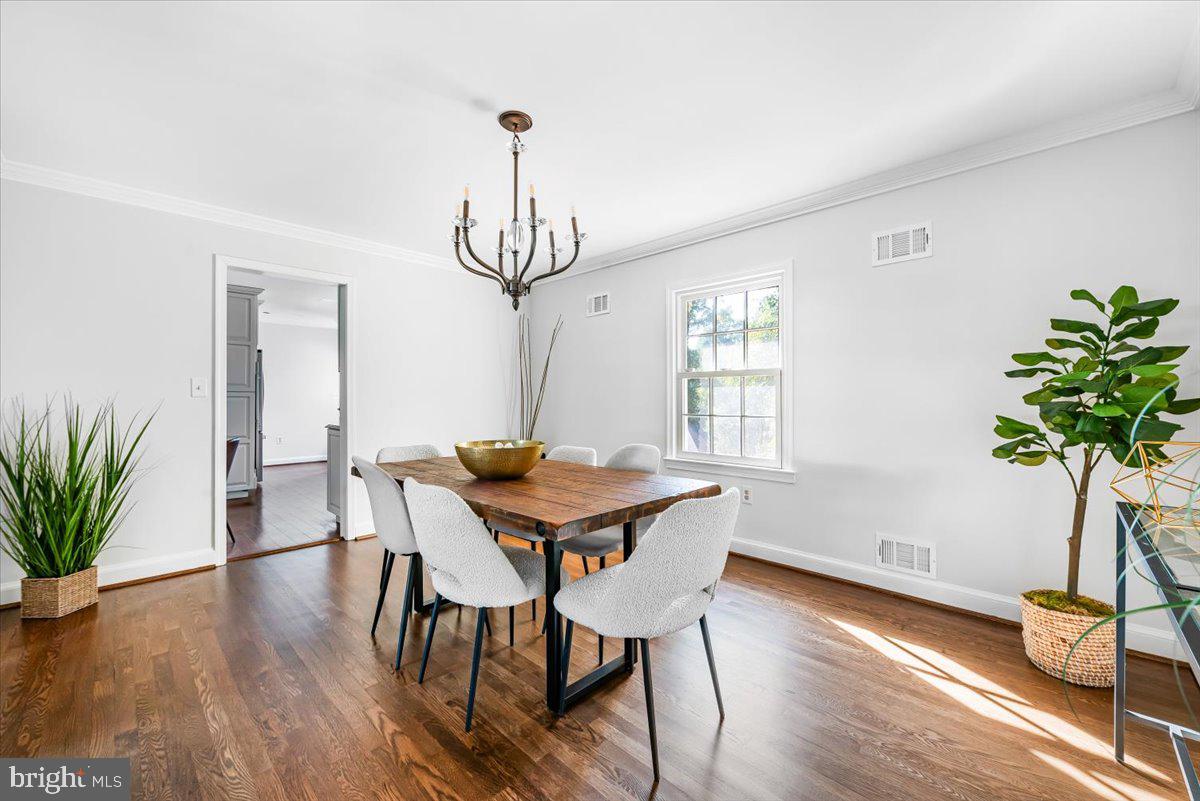 1318 MIDWOOD PLACE