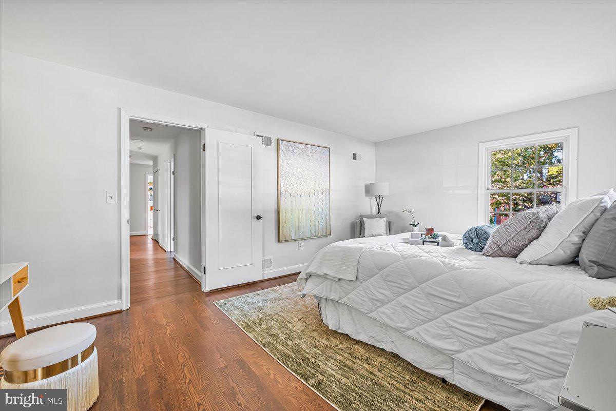 1318 MIDWOOD PLACE