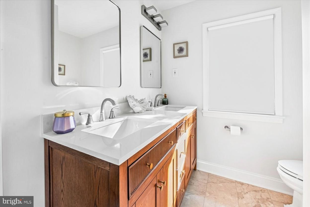 1318 MIDWOOD PLACE