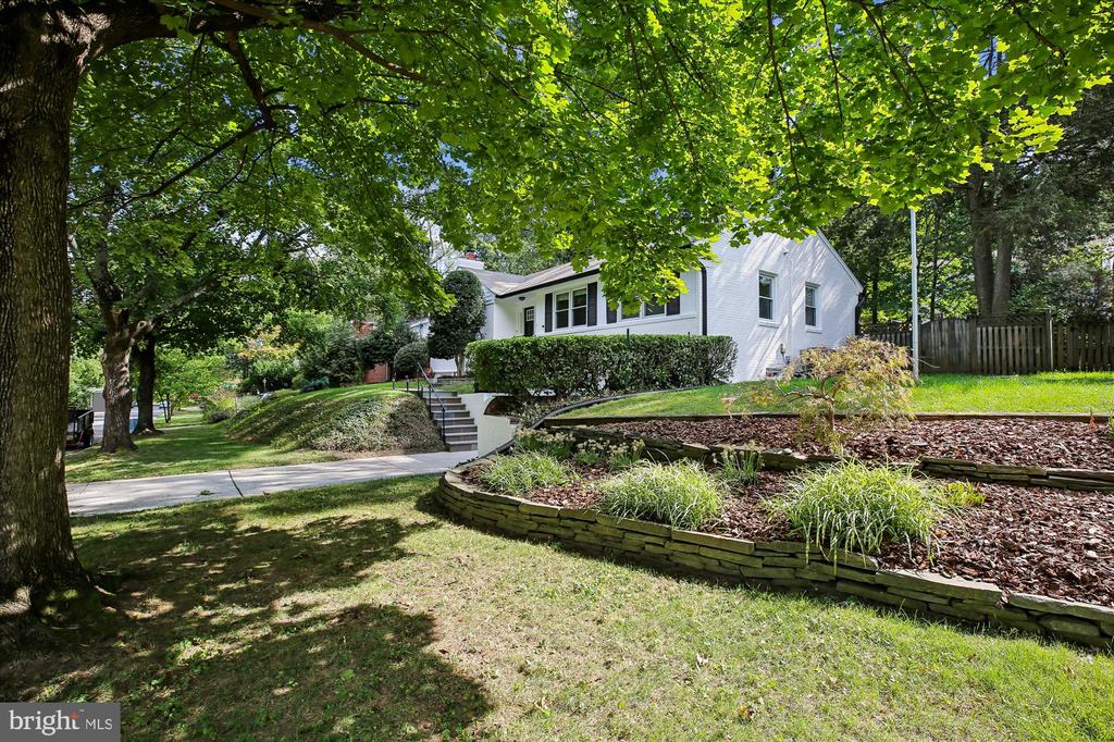 1412 CRESTRIDGE DRIVE