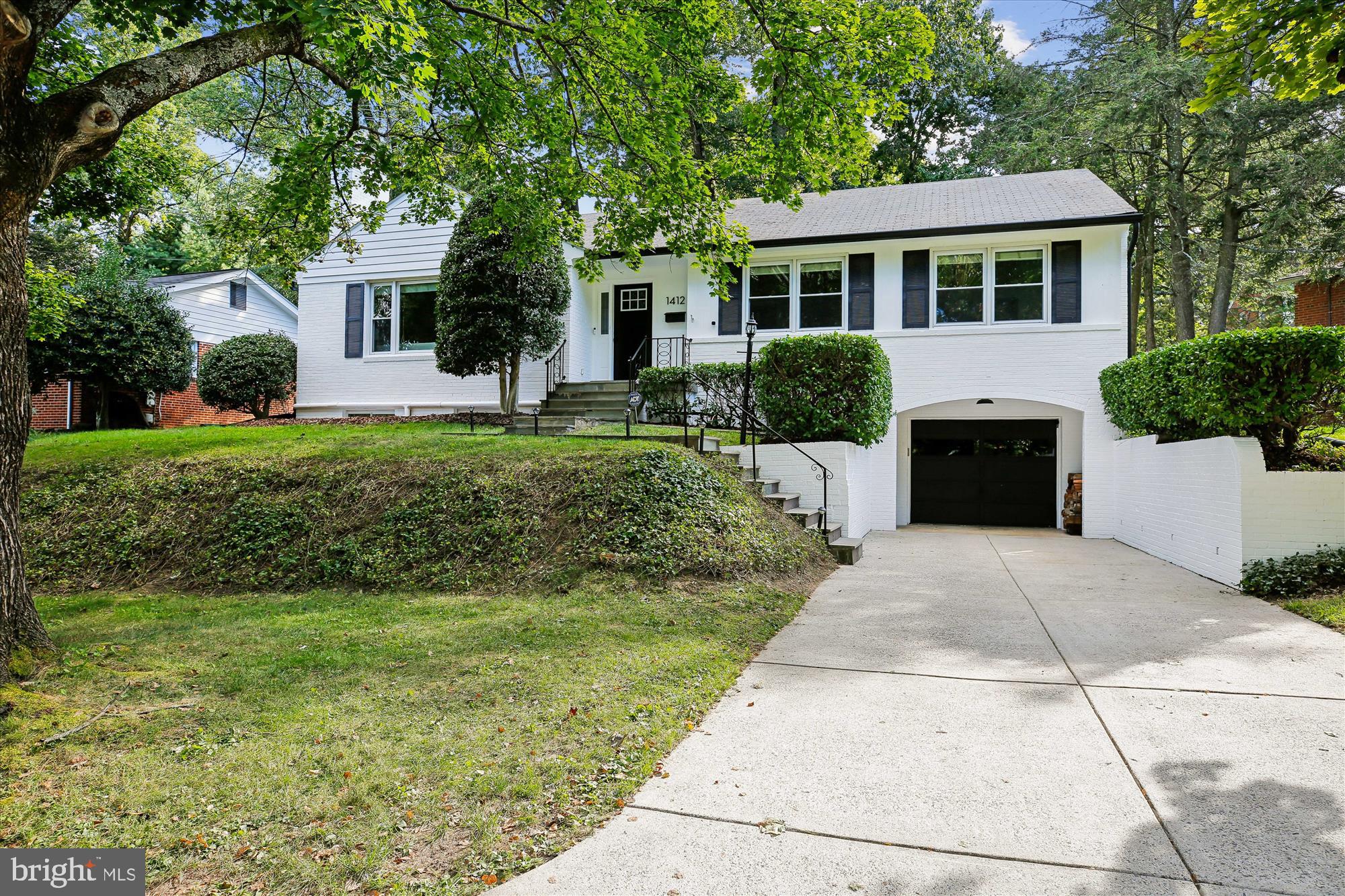 1412 CRESTRIDGE DRIVE