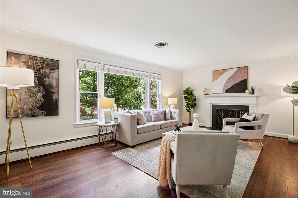 1412 CRESTRIDGE DRIVE