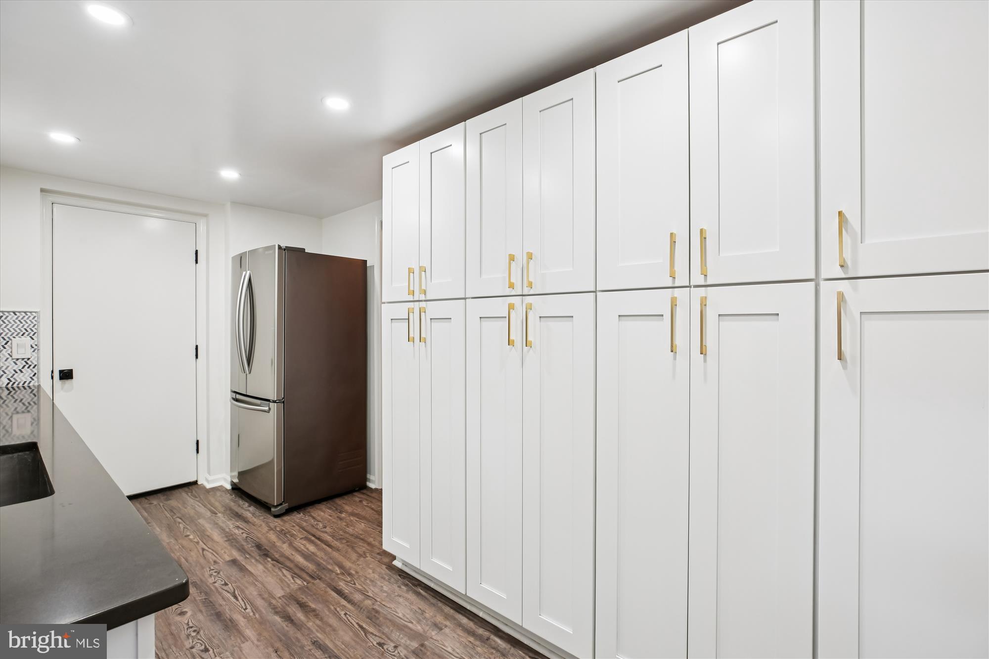 1412 CRESTRIDGE DRIVE