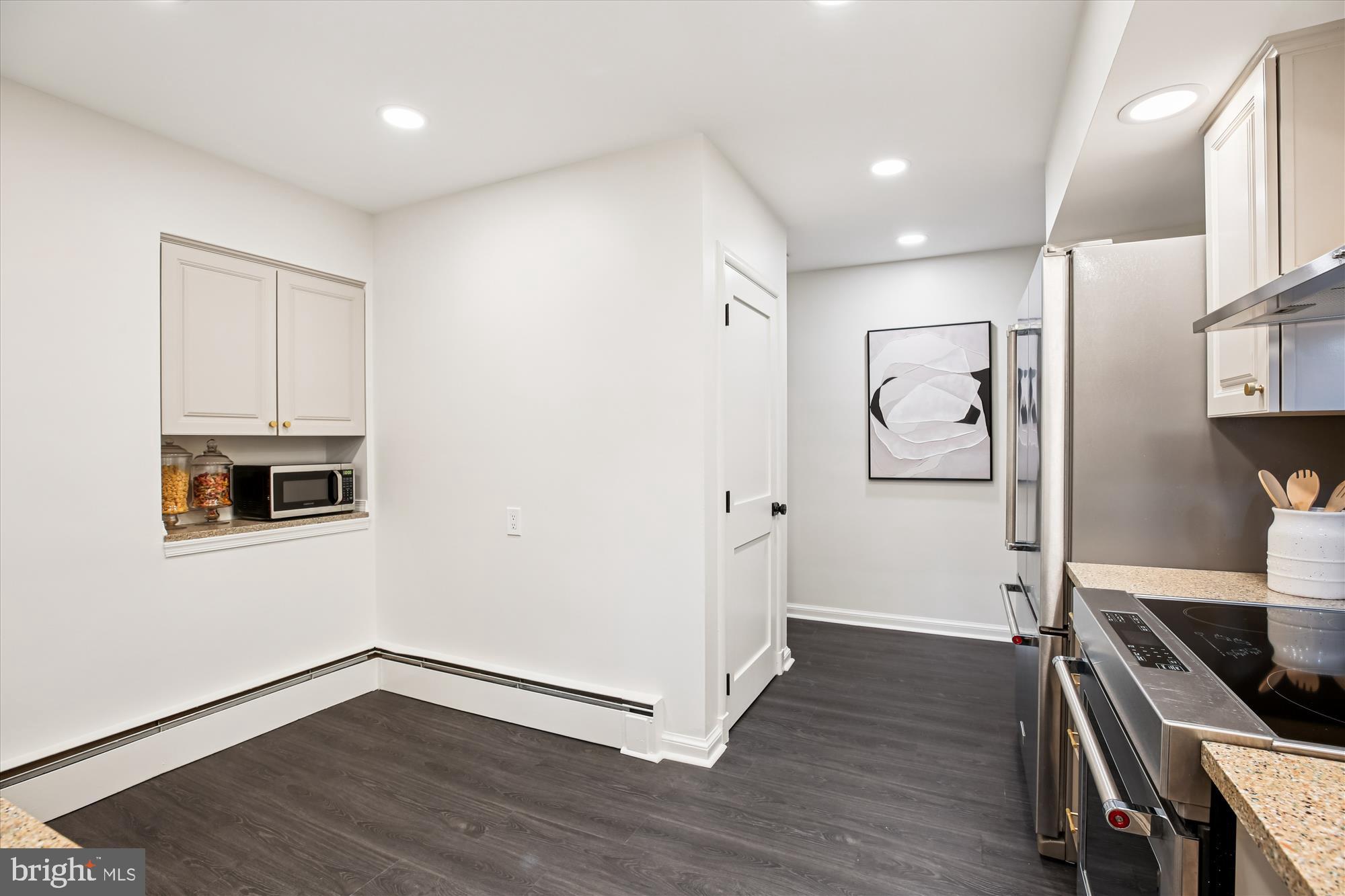 1412 CRESTRIDGE DRIVE