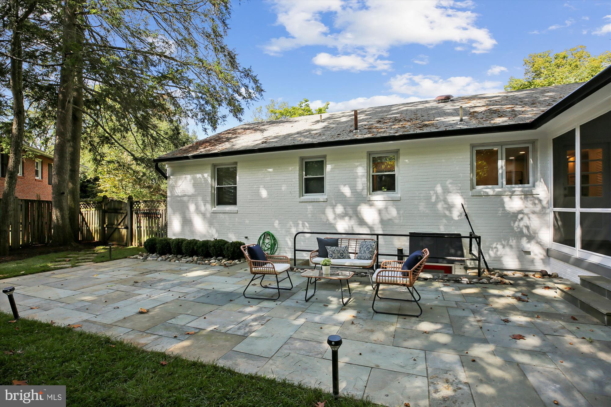 1412 CRESTRIDGE DRIVE