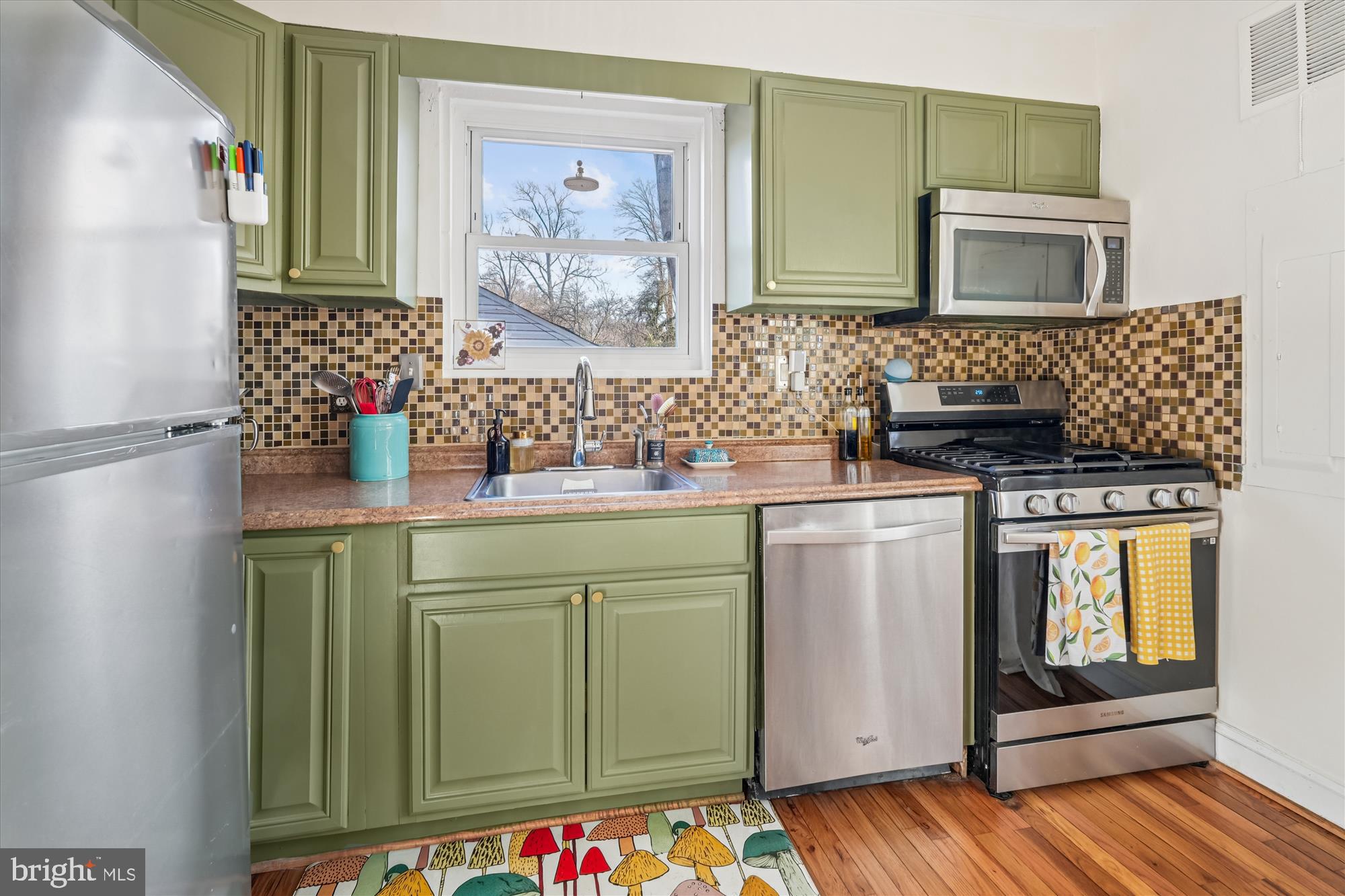 11814 COLLEGE VIEW DRIVE