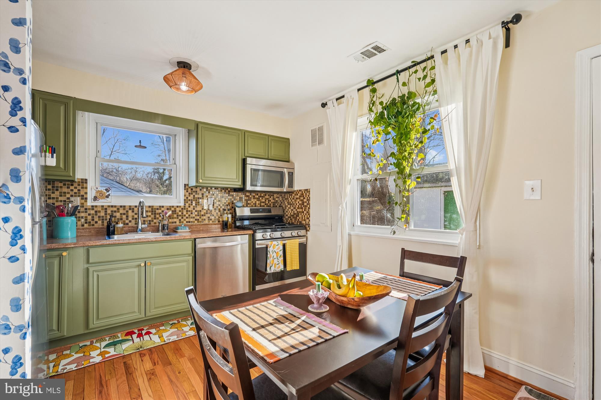 11814 COLLEGE VIEW DRIVE