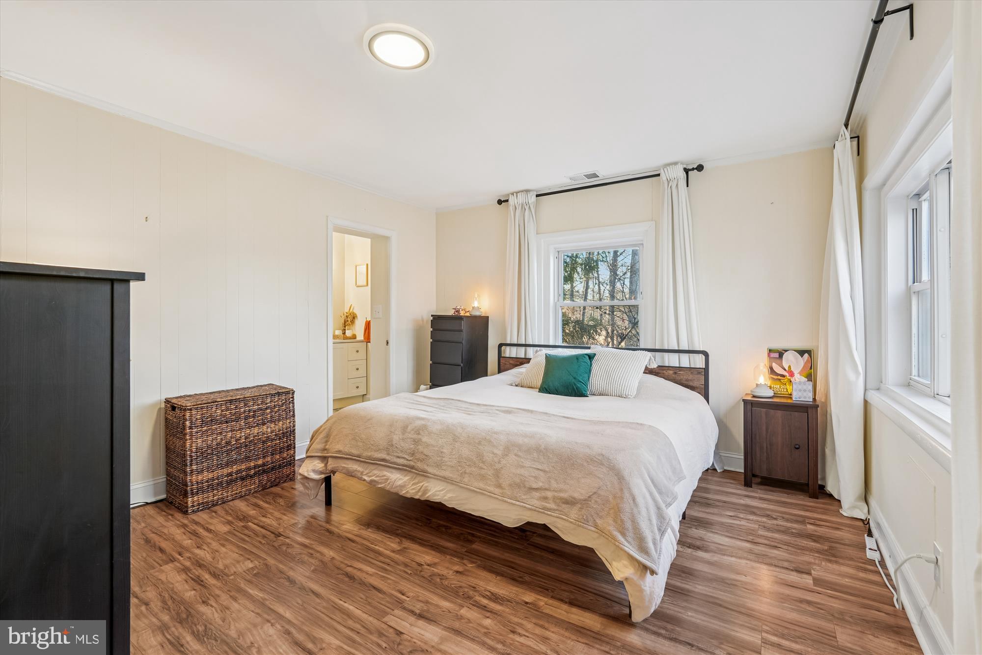 11814 COLLEGE VIEW DRIVE