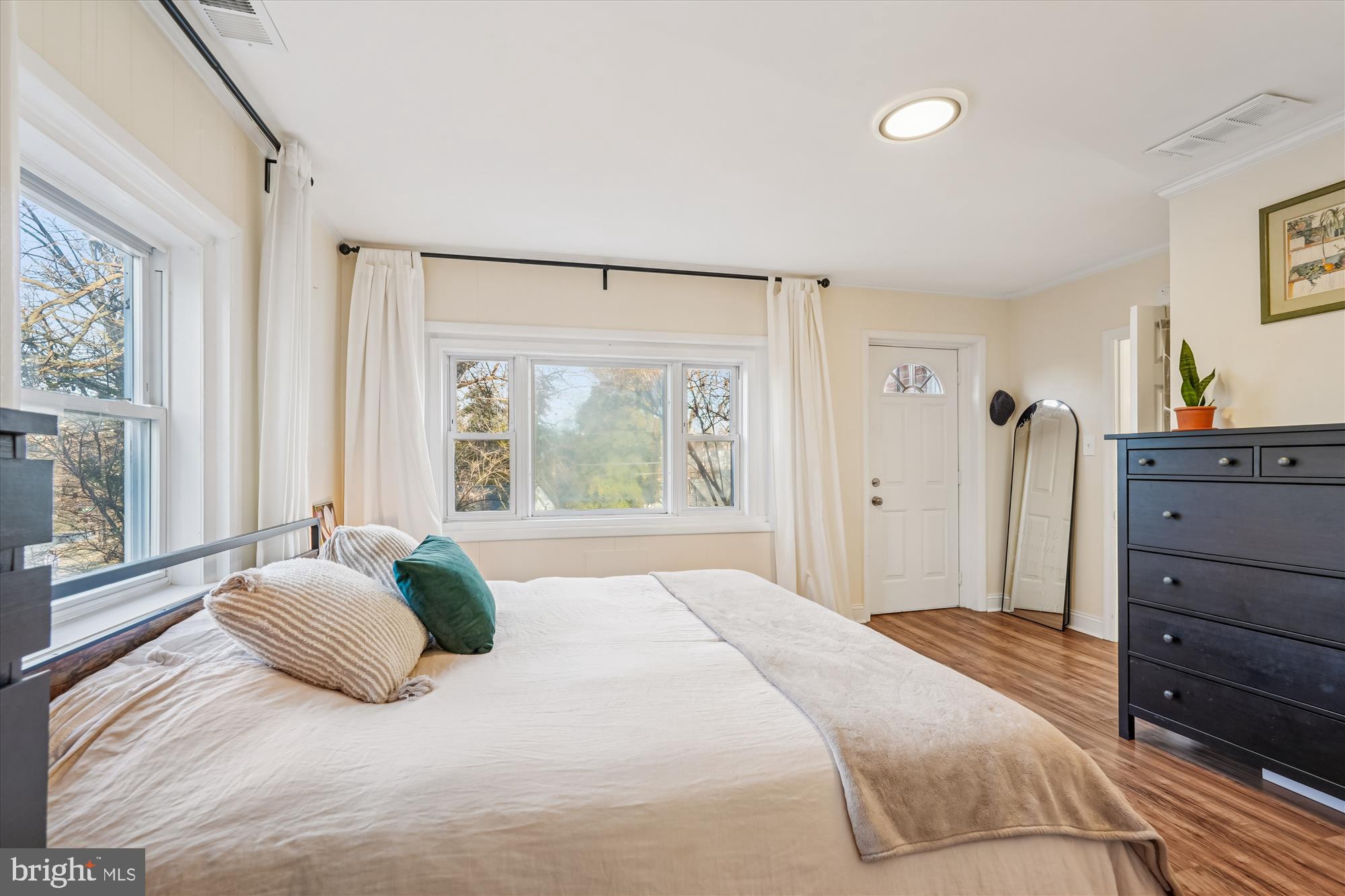 11814 COLLEGE VIEW DRIVE