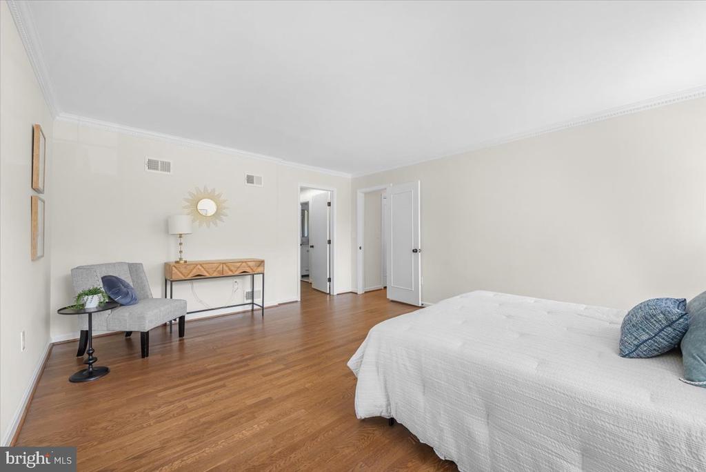 1310 MIDWOOD PLACE