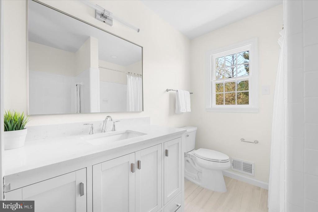 1310 MIDWOOD PLACE