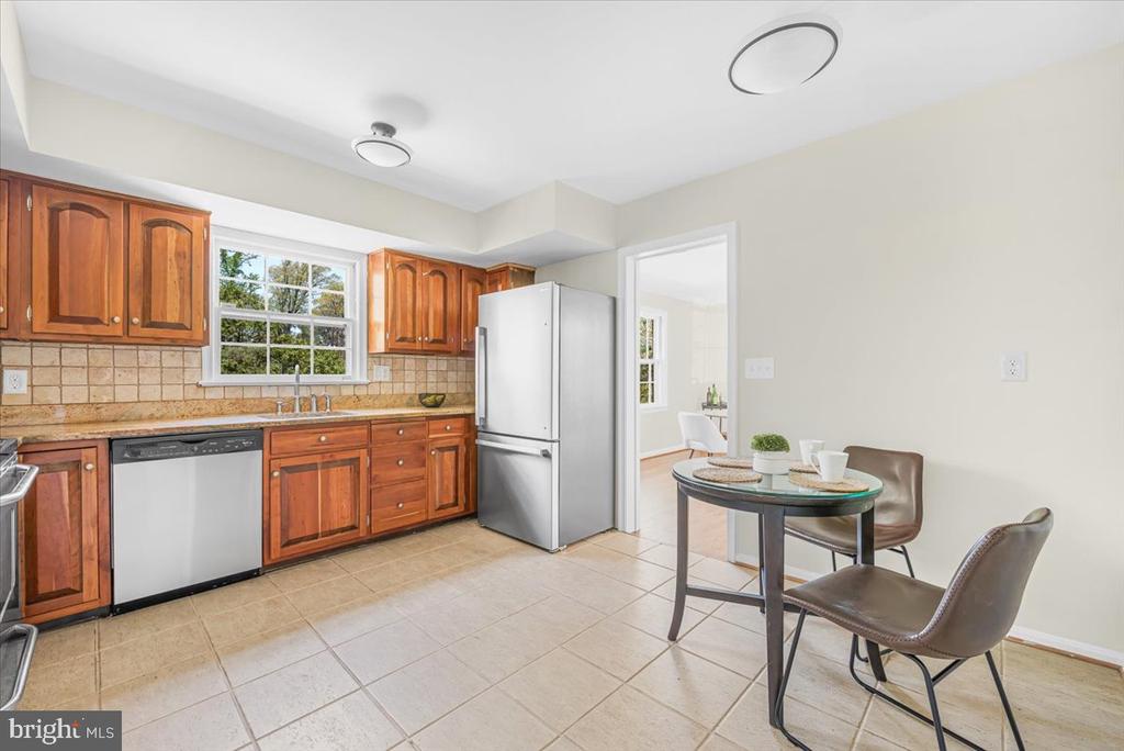 1310 MIDWOOD PLACE