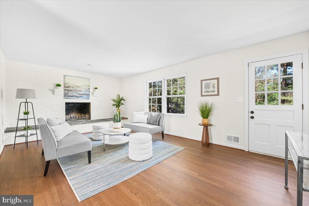 1310 MIDWOOD PLACE
