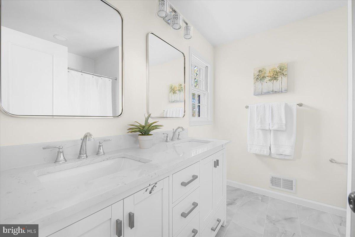 1310 MIDWOOD PLACE