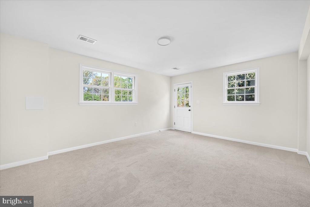 1310 MIDWOOD PLACE