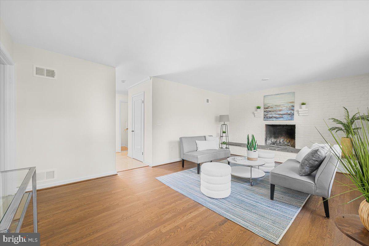 1310 MIDWOOD PLACE