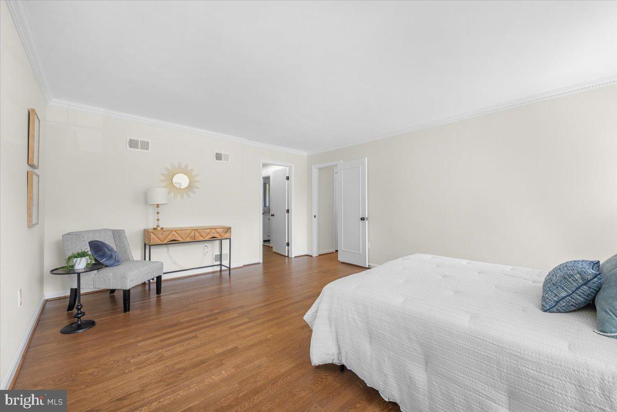 1310 MIDWOOD PLACE