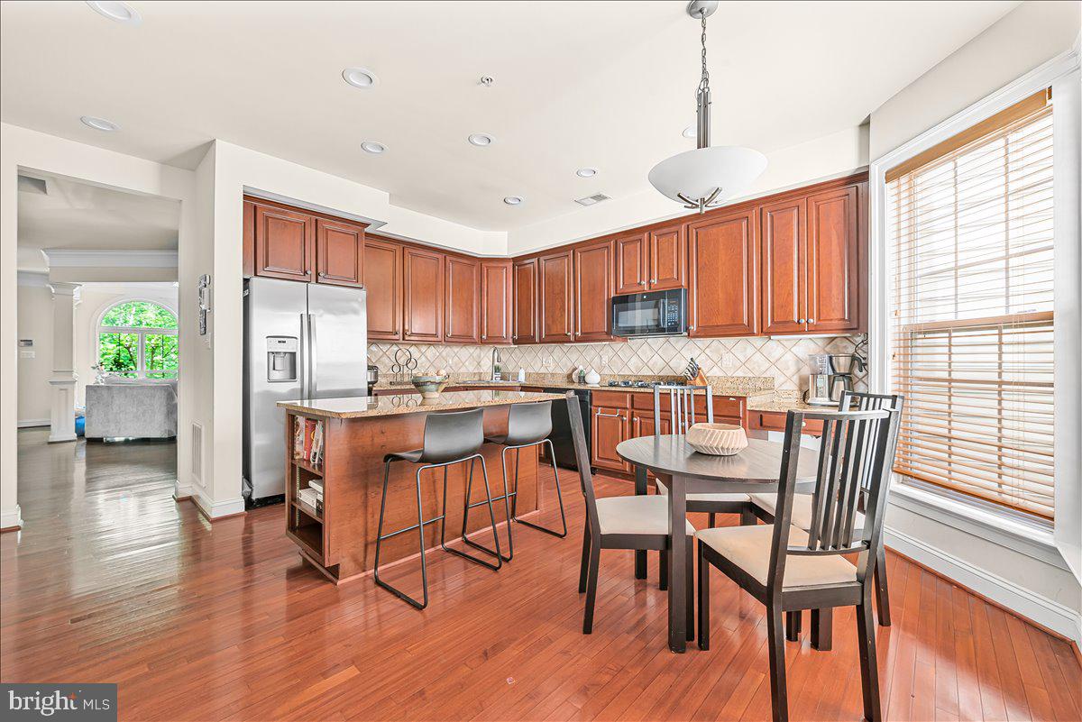 207 CREEK VALLEY LANE