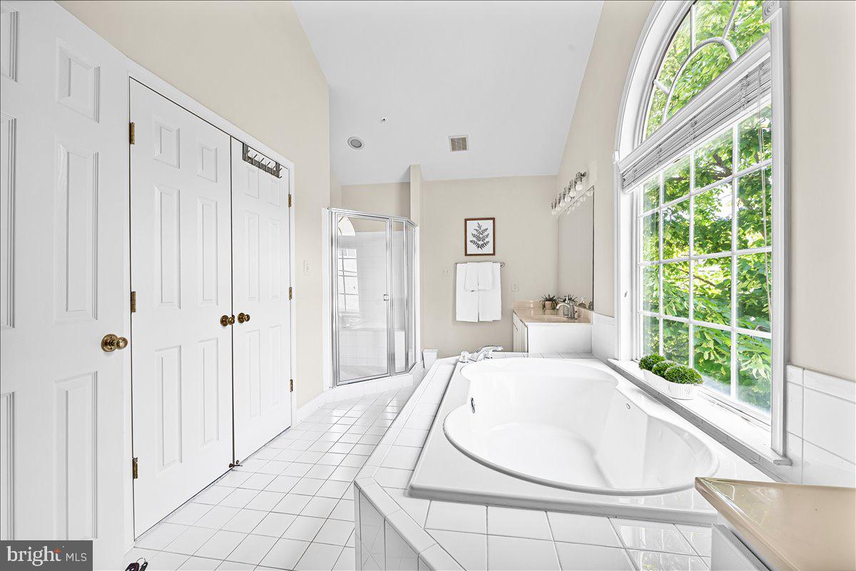 207 CREEK VALLEY LANE