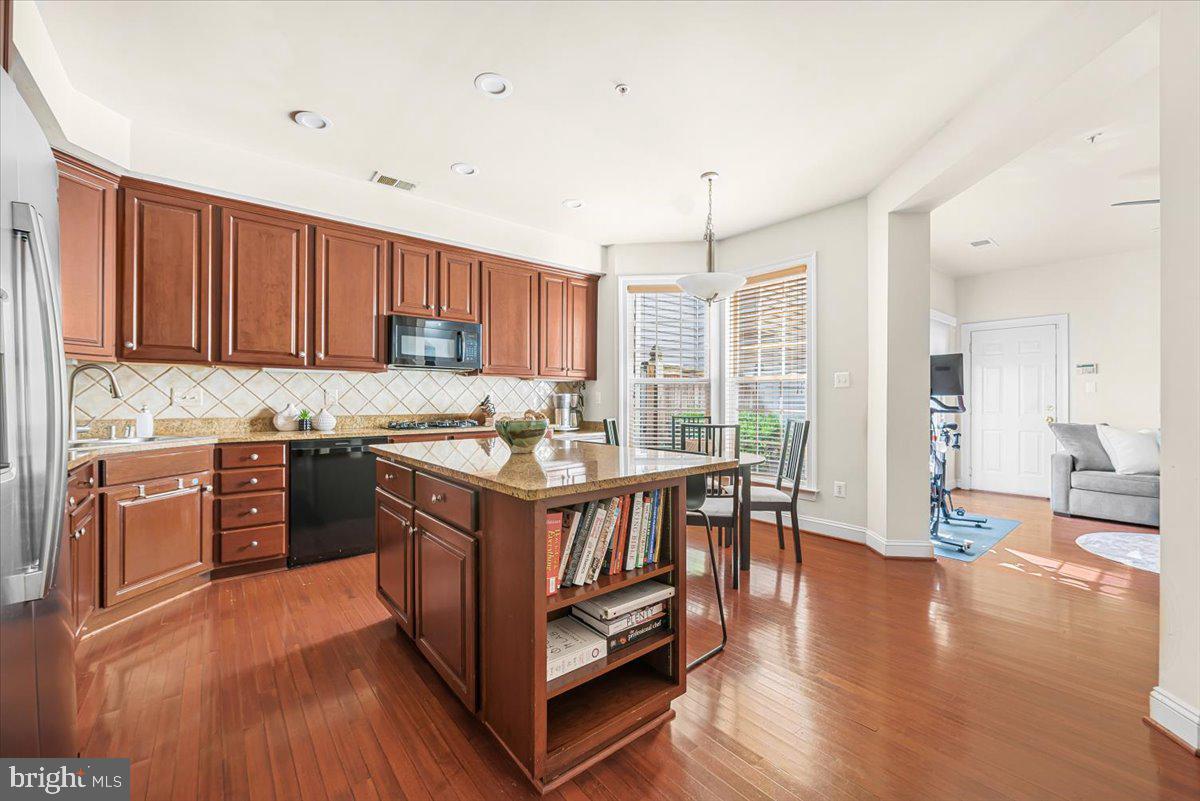 207 CREEK VALLEY LANE