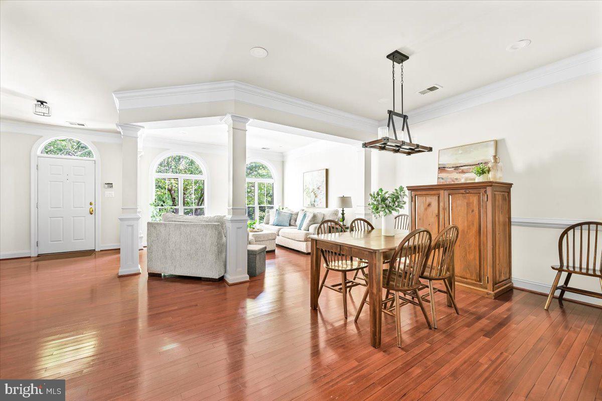 207 CREEK VALLEY LANE