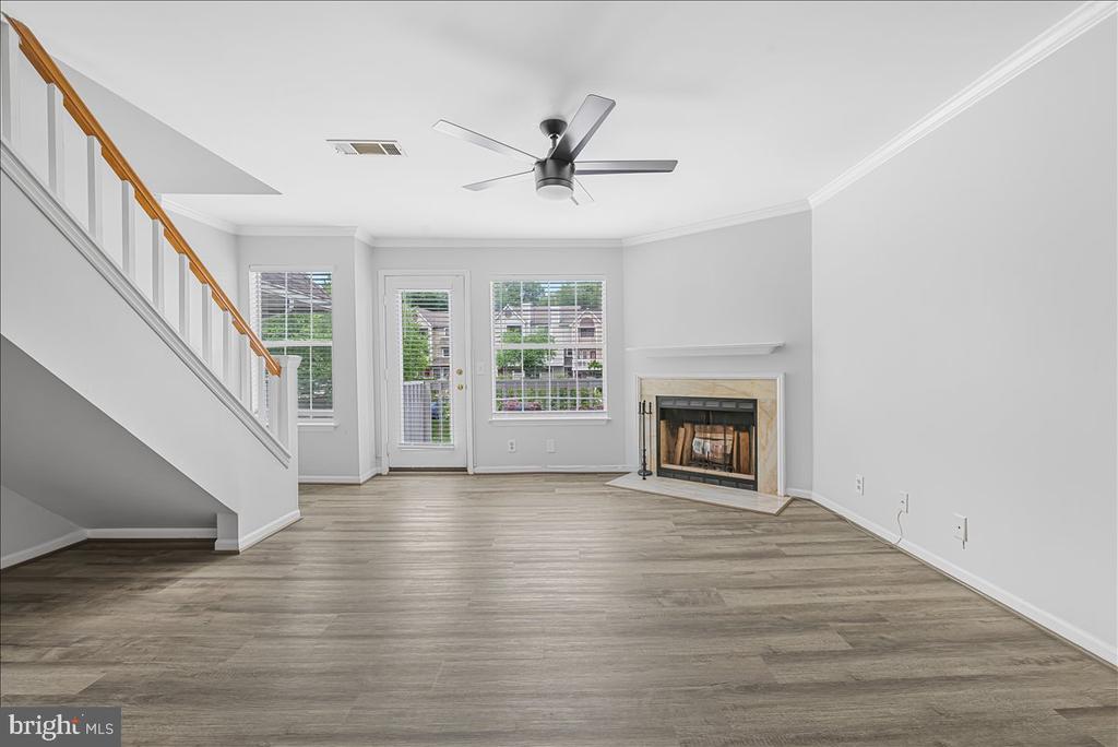 5820 INMAN PARK CIRCLE Unit: 220