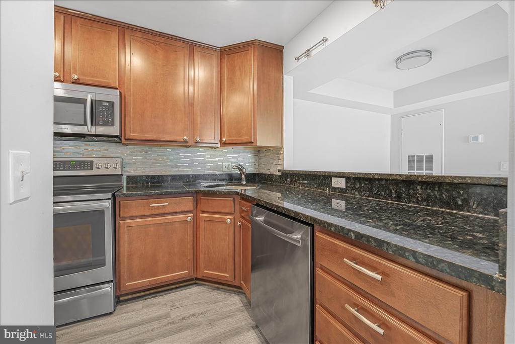 5820 INMAN PARK CIRCLE Unit: 220
