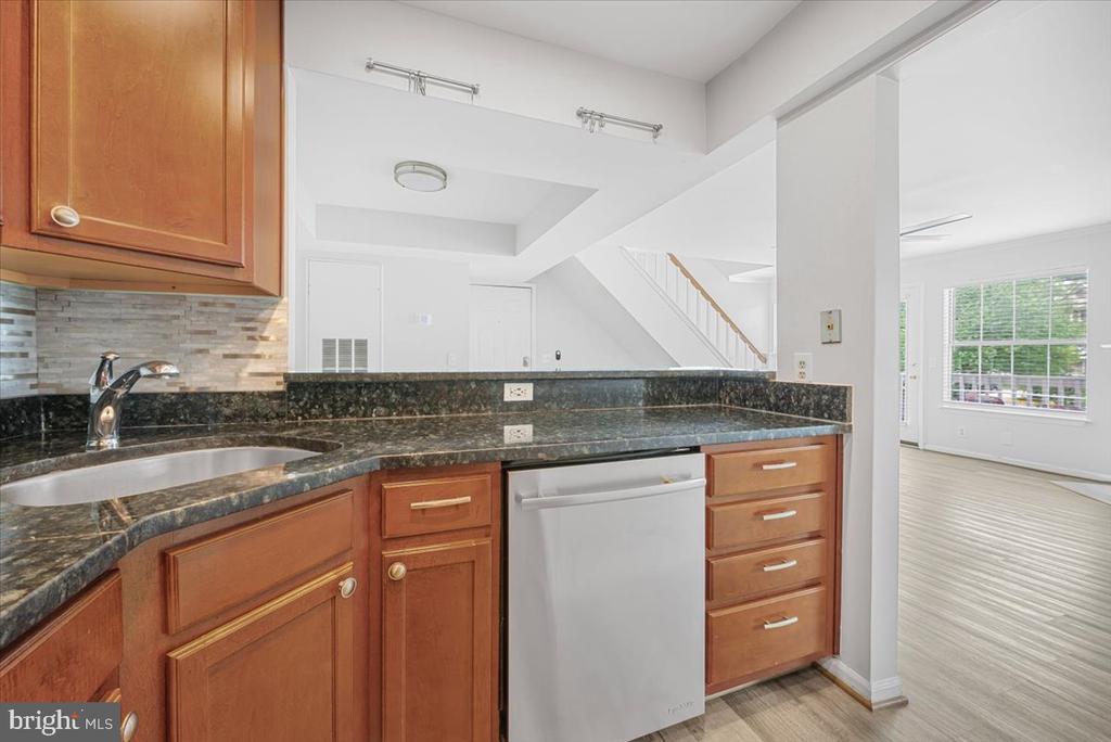5820 INMAN PARK CIRCLE Unit: 220