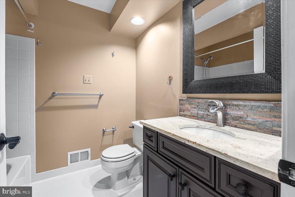 13630 CEDAR CREEK LANE