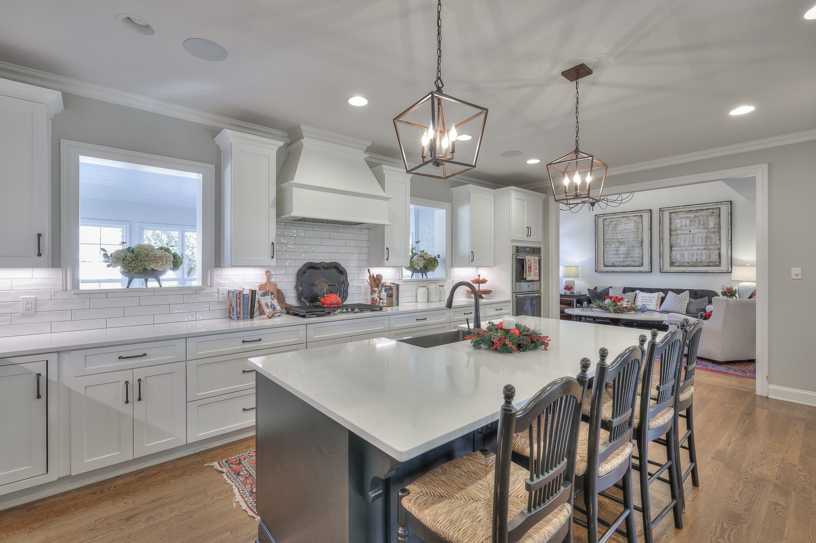 2522 Saint James Dr