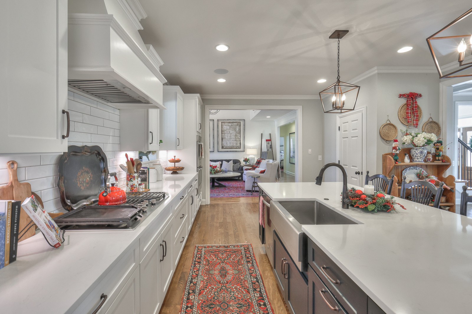 2522 Saint James Dr