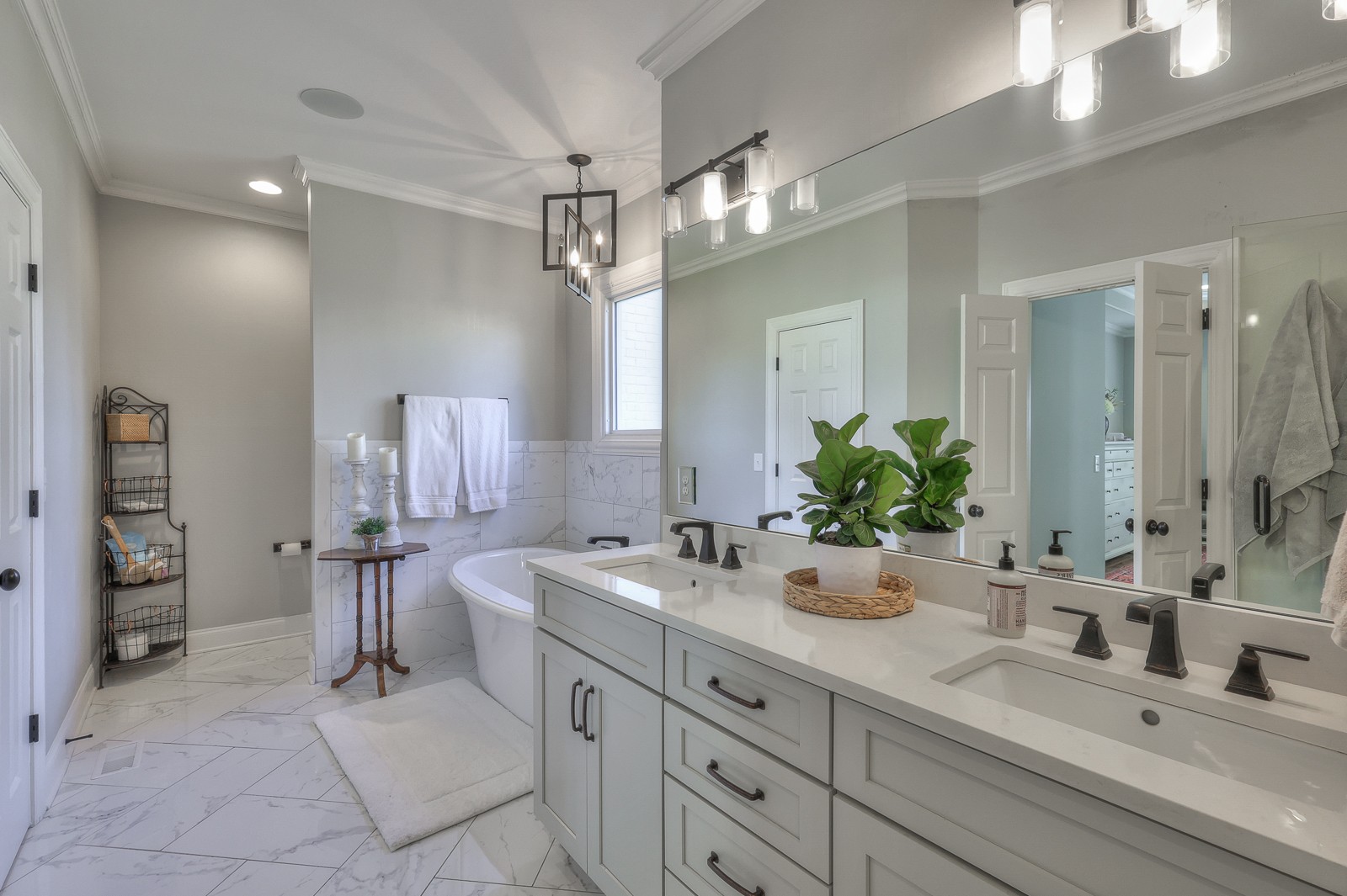 2522 Saint James Dr