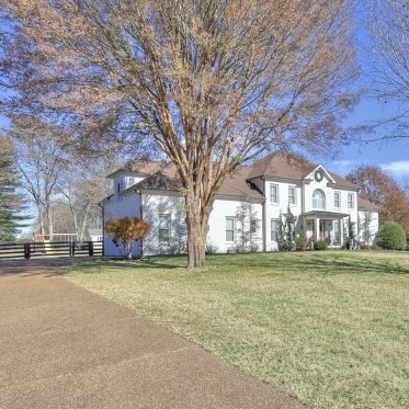 2522 Saint James Dr