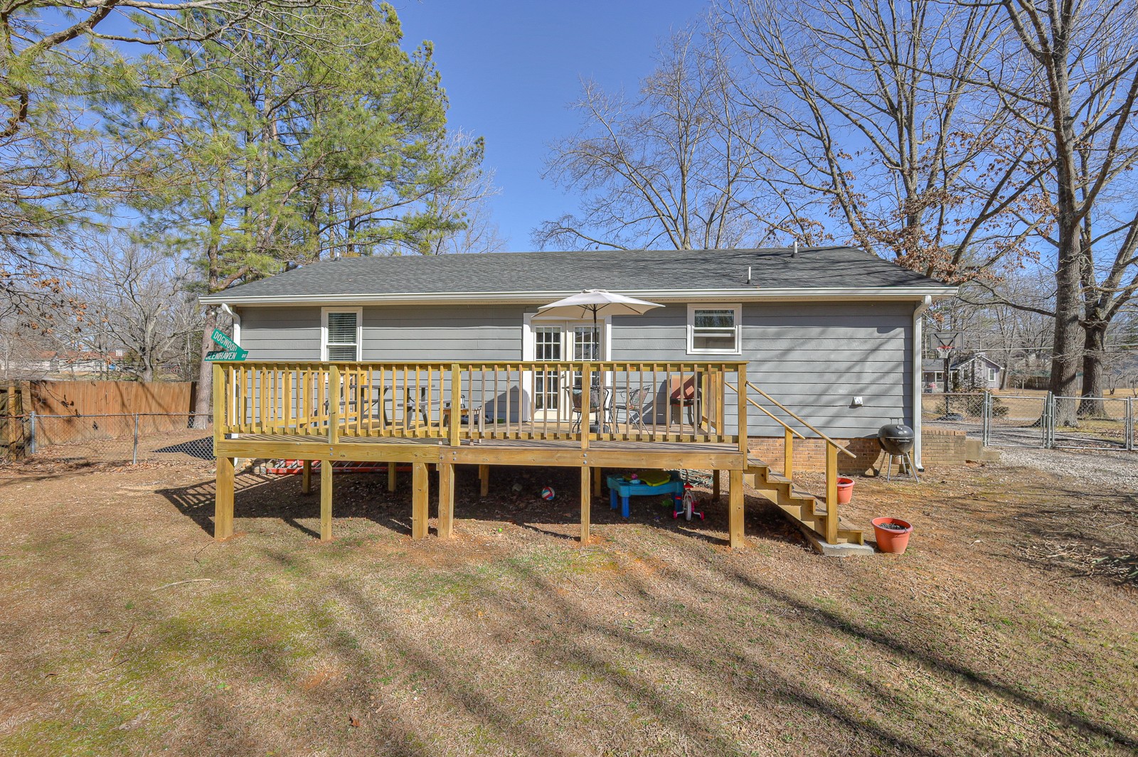 7101 Dogwood Ct